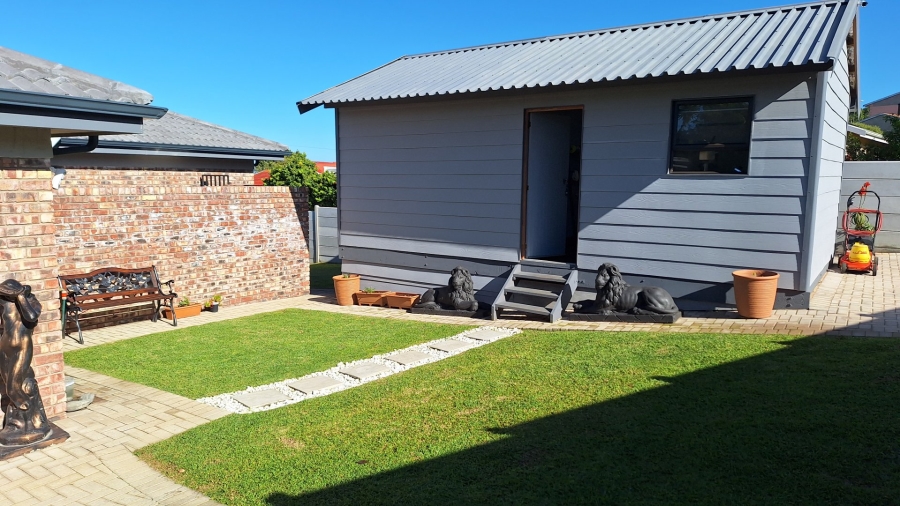 2 Bedroom Property for Sale in Dana Bay Western Cape